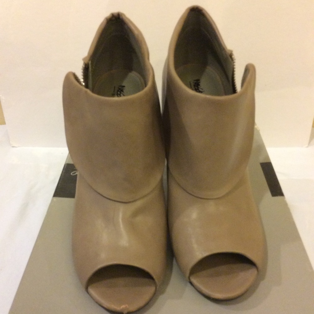 Shoe